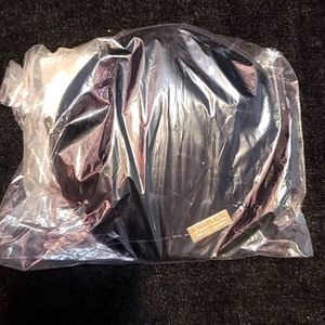 Brand new carolina harerra clutch bag velvet black